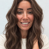 Cocoa 20-inch wavy wig in rich medium brown, front view