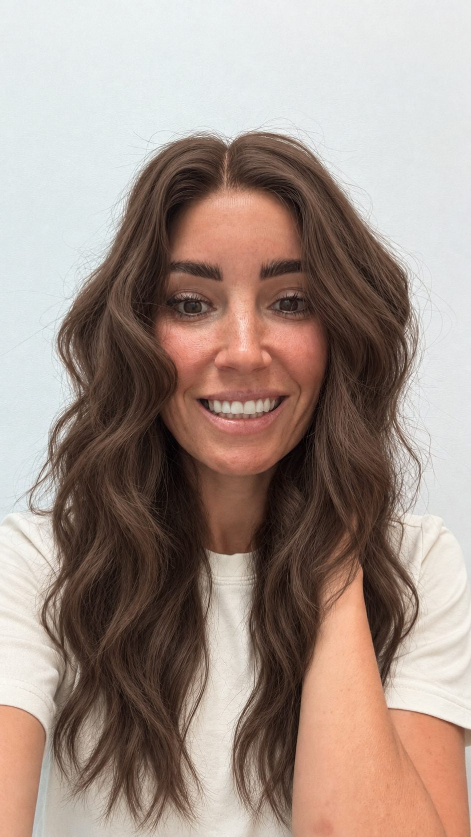 Cocoa 20-inch wavy wig in rich medium brown, front view